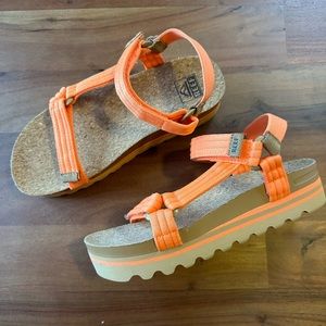 NWOT platform REEF orange sandals
